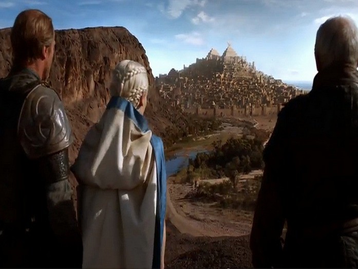 Ser Jorah and Daenerys overlooking Yunkai