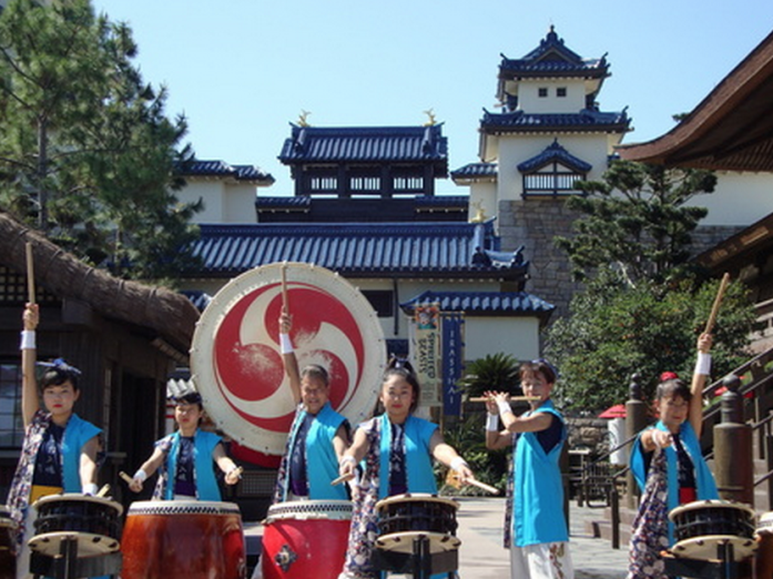 Traditional Japanese Taiko Drums (Photo: Matsuriza)